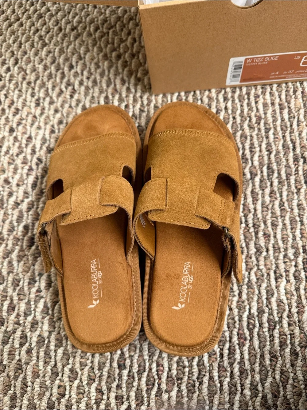 Koolaburra by UGG Chestnut Suede Platform Slide Sandals size 6, new in box